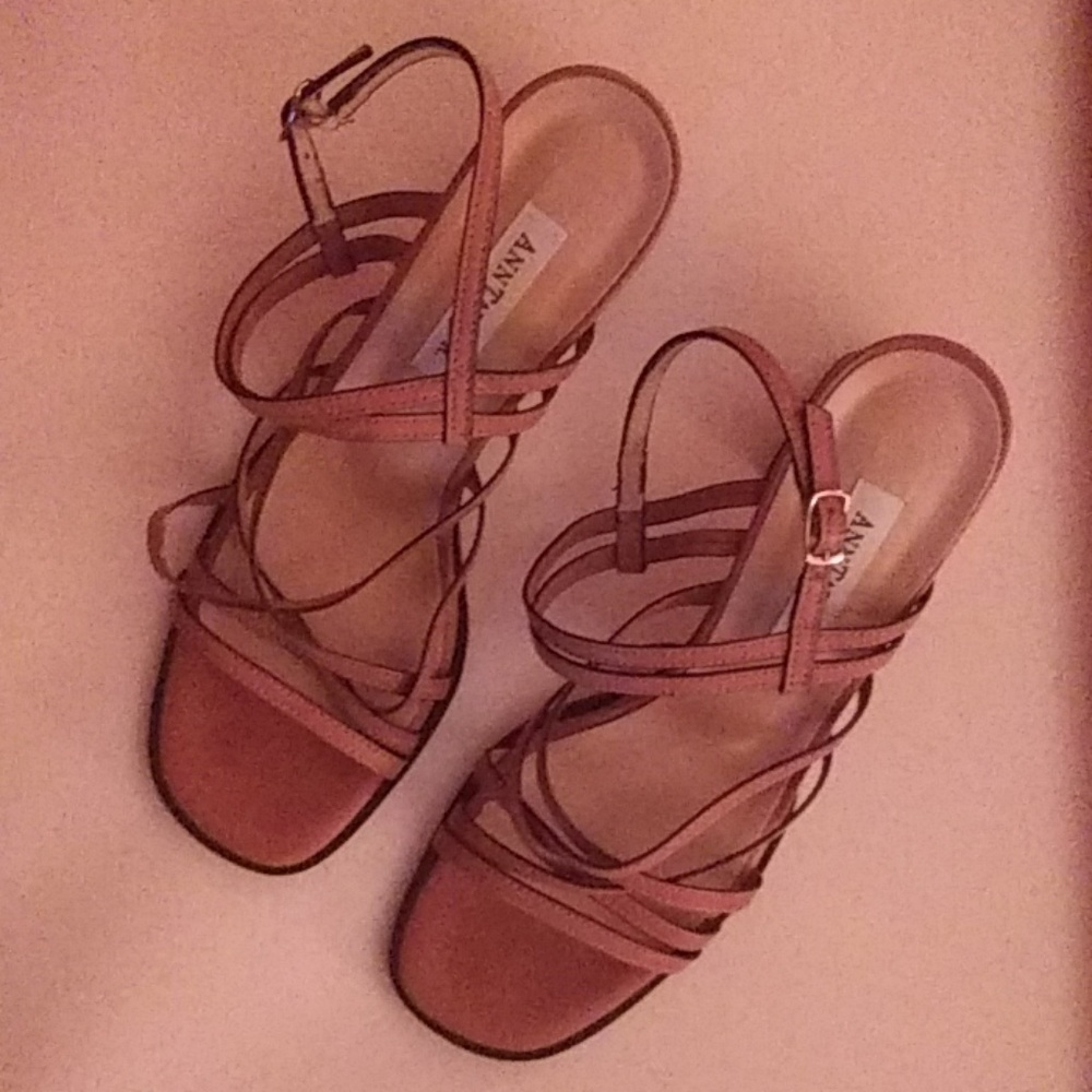 Women shoes/heels